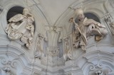 chiostro grande -  busti di Sant'Ugo e del Beato Nicola Albergati - Cosimo Fanzago